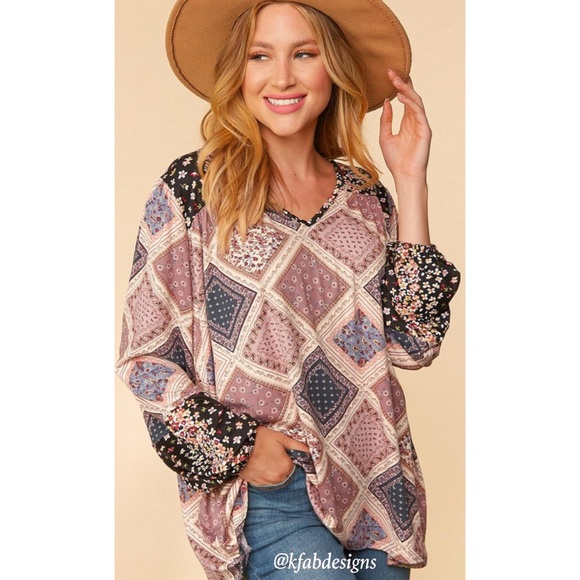 LAST 2! V Neck Bohemian Color Block Bubble Sleeve Knit Top! - Picture 4 of 8